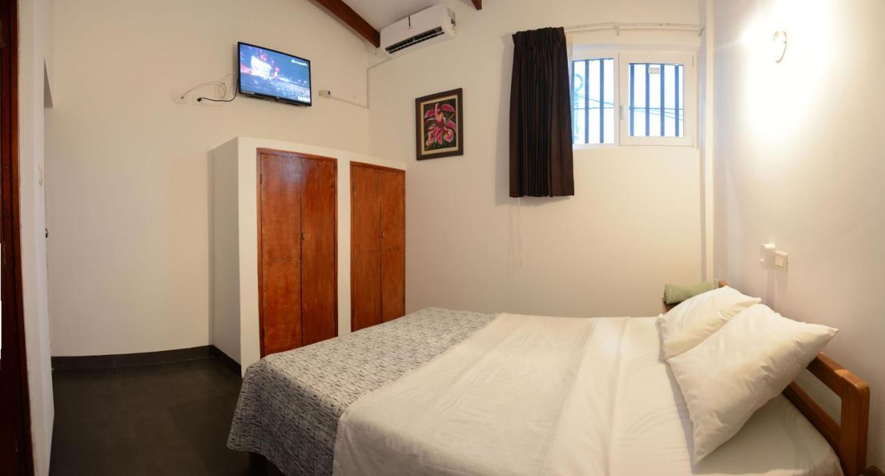 Hostal Casa Blanca 타라포토 외부 사진