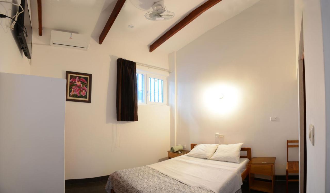 Hostal Casa Blanca 타라포토 외부 사진