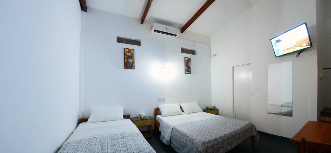 Hostal Casa Blanca 타라포토 외부 사진
